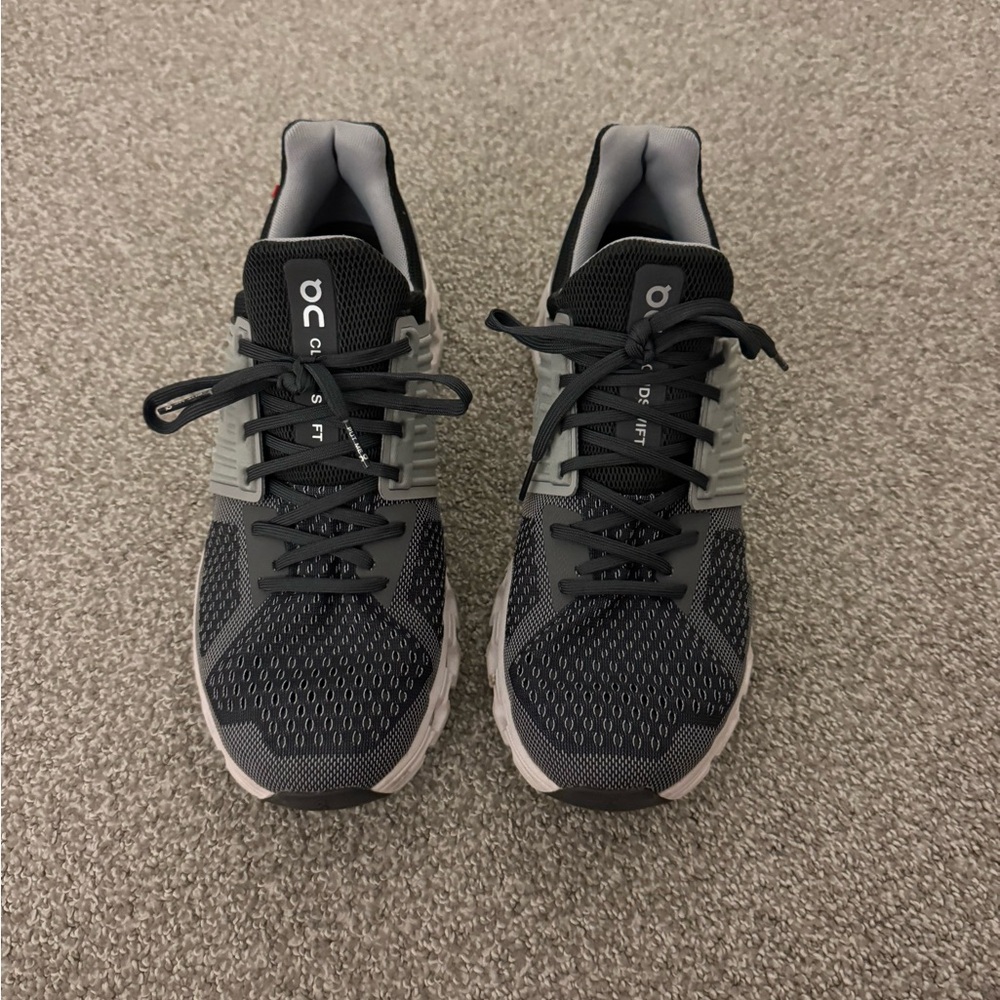 Men’s 9 ON Sneakers